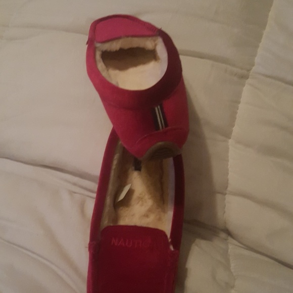 New beautiful burgundy velour Nautica Moccasins 10 - Picture 3 of 6